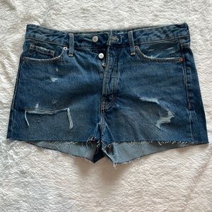 Old Navy High Rise O.G. Straight jean shorts!
